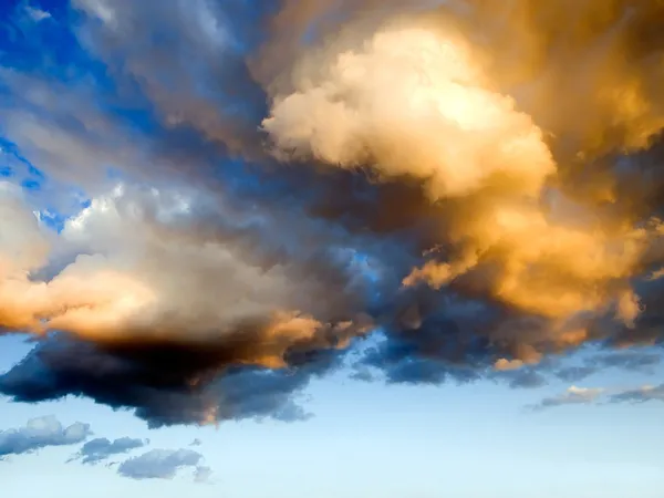Dramatischer Himmel. — Stockfoto