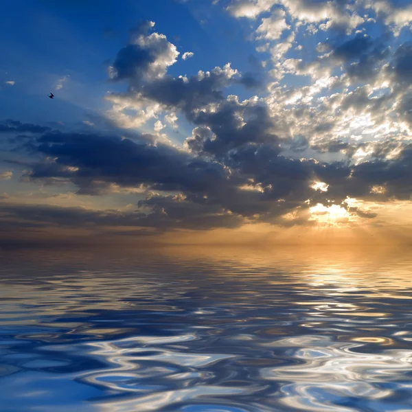 Soluppgången över havet. — Stockfoto
