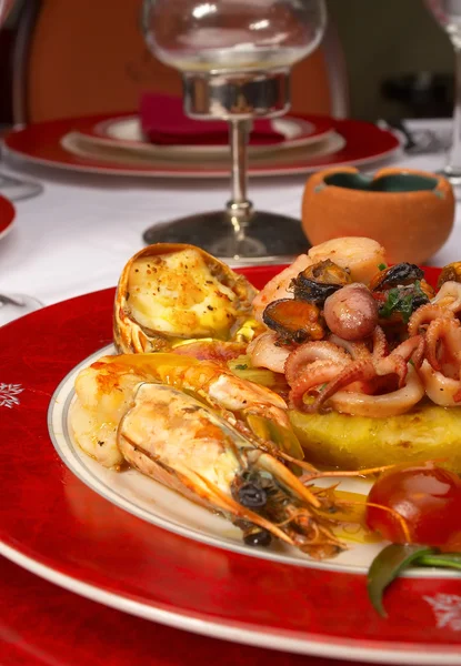 Restaura で製品を海からのおいしい料理 — ストック写真