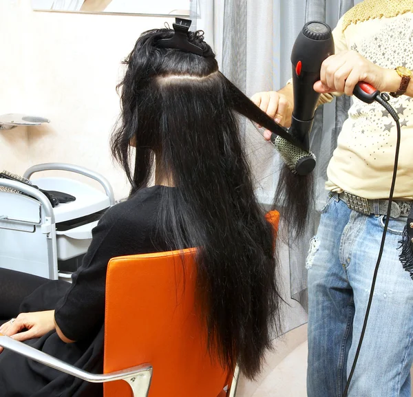 美发师的工作 — 图库照片