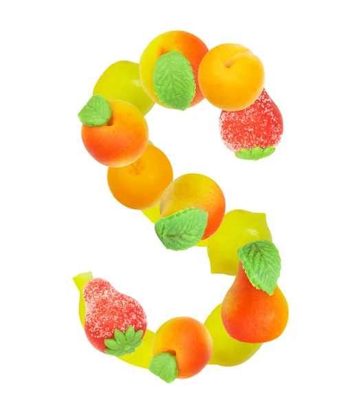 Алфавит из фруктов, буква S — стоковое фото