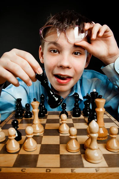 Ботаник играет в шахматы — стоковое фото