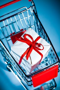 Shopping cart ahd gift clipart