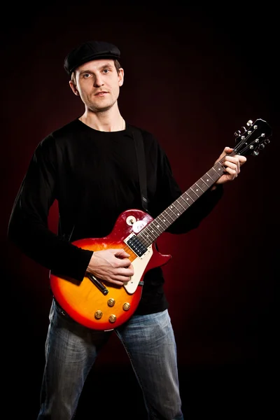 Man met een gitaar — Stockfoto