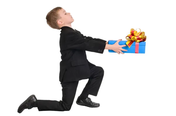 Jongen met cadeau — Stockfoto