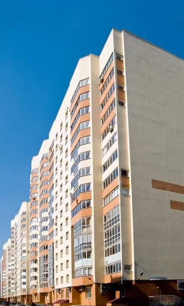 Edificio de apartamentos — Foto de Stock