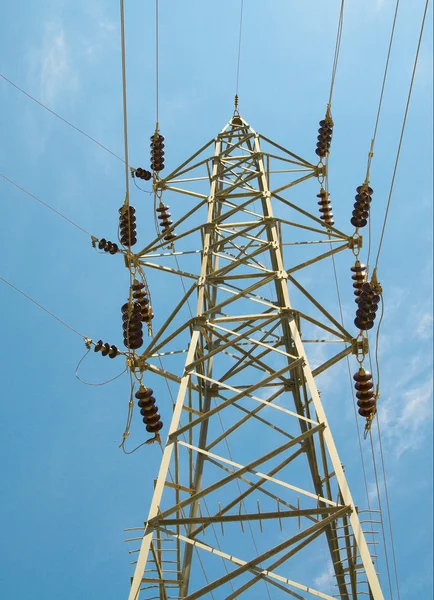 Blue sky and iron electrical tower. — Stock Photo, Image