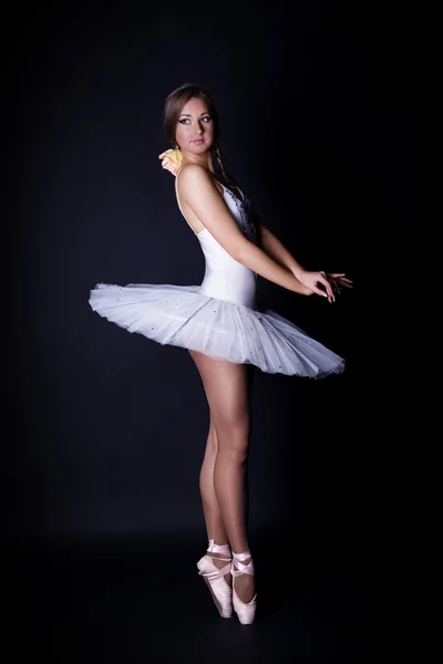 芭蕾舞女演员在白色短裙 图库图片