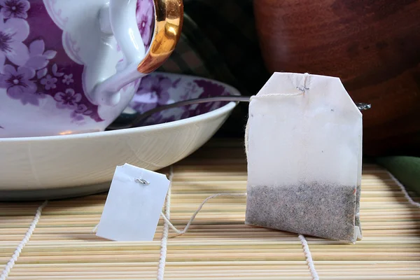 Tee in einer Papiertüte — Stockfoto