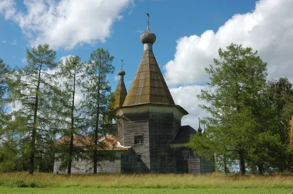 Starożytnego kraju drewniany kościół — Zdjęcie stockowe