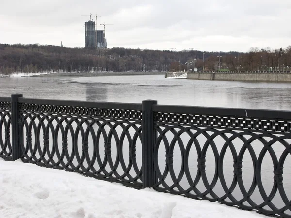 Winters aanblik van moskva-rivier — Stockfoto