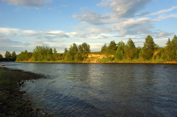 Річка на заході сонця — стокове фото