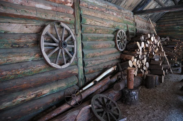 Binnenplaats van traditionele Russische boerderij — Stockfoto