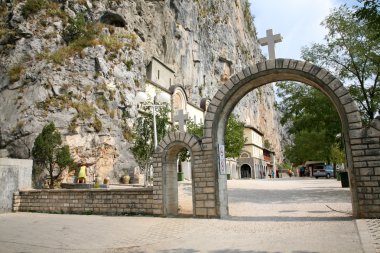 Ostrog Manastırı