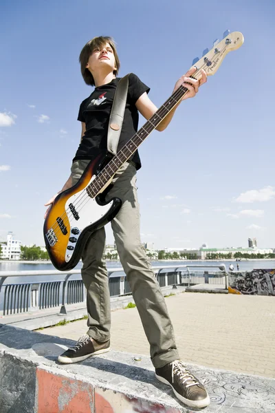 Bas gitarist — Stok fotoğraf