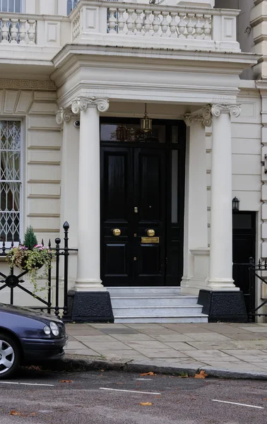 Kensington apartman giriş — Stok fotoğraf