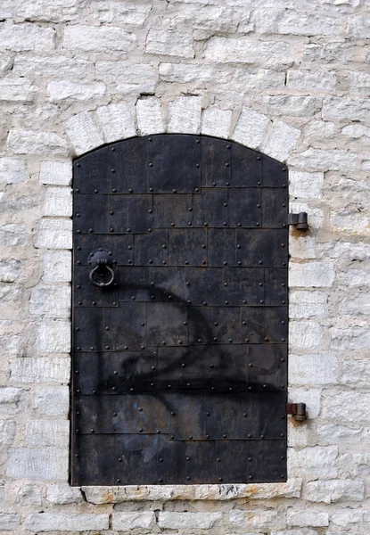 Μεσαιωνική μεταλλική πόρτα — Φωτογραφία Αρχείου