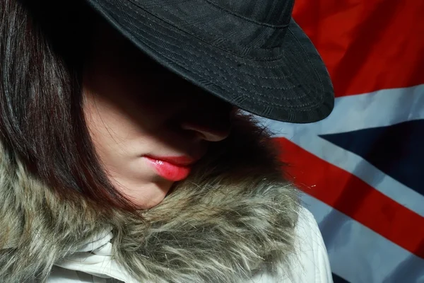 Belleza femenina en sombrero con labios rojos —  Fotos de Stock