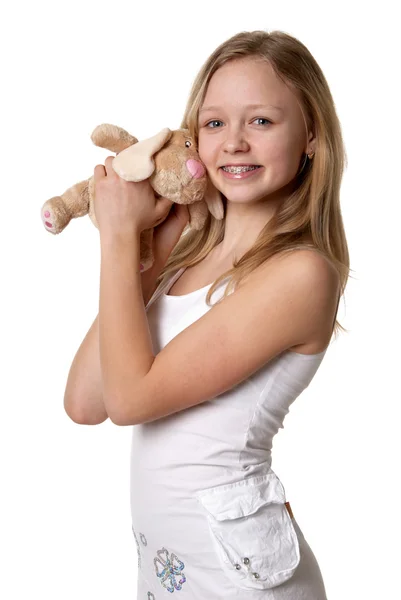 Flicka och en fluffig kanin — Stockfoto