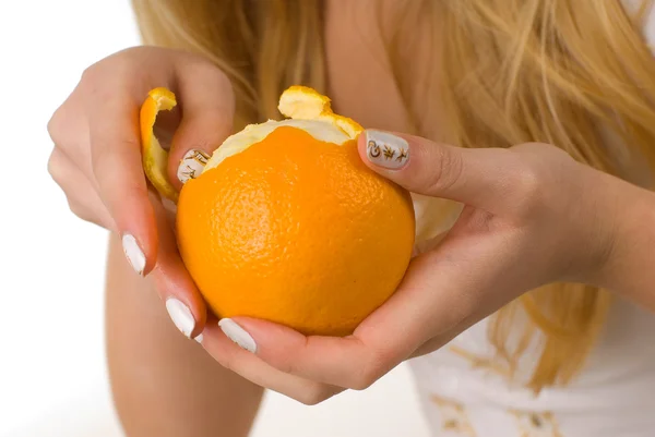Девушка с апельсином — стоковое фото
