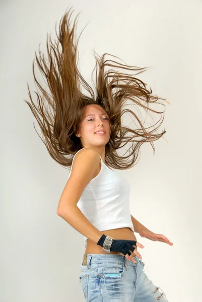 Κορίτσι χορεύο tousled μαλλιά — Φωτογραφία Αρχείου