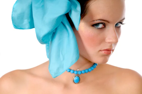 Mädchen mit blauer Schleife im Haar — Stockfoto