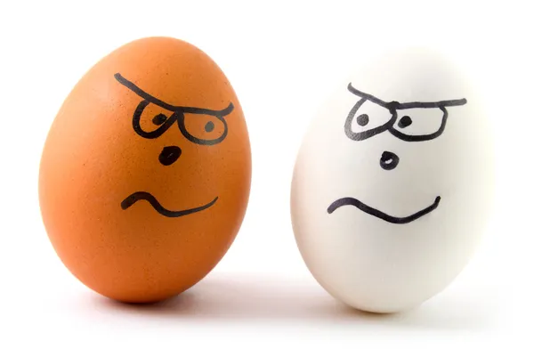 Olika ägg argumenterar — Stockfoto
