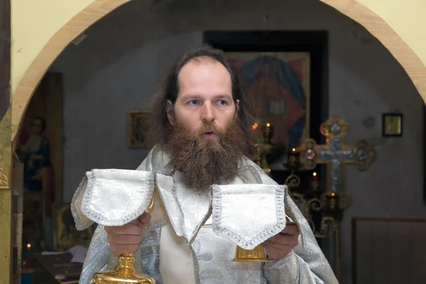 Le prêtre orthodoxe russe — Photo