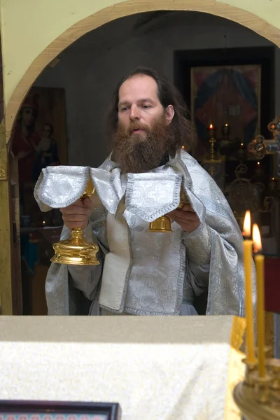 Den russiske ortodokse presten. – stockfoto