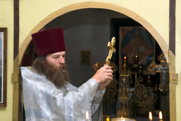 O sacerdote ortodoxo russo — Fotografia de Stock