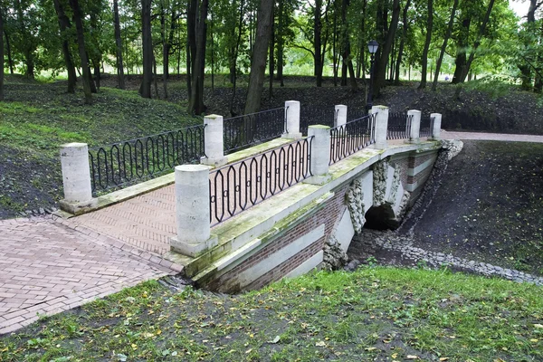 Bridge in park — Stock Photo, Image