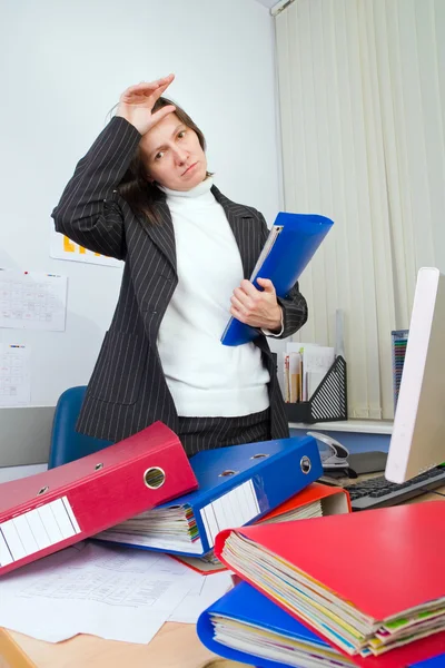 Der müde Büroangestellte — Stockfoto