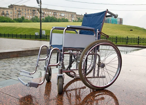 Wózek inwalidzki — Zdjęcie stockowe