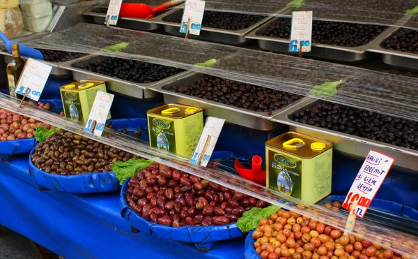 Olive in vendita — Foto Stock