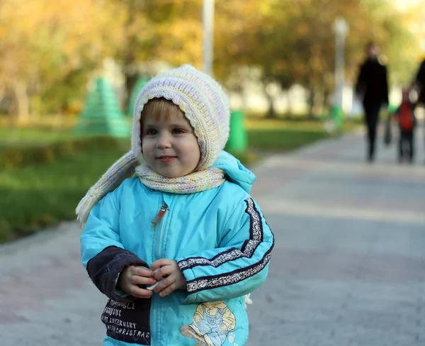 Little girl on a walk — Stock Photo, Image