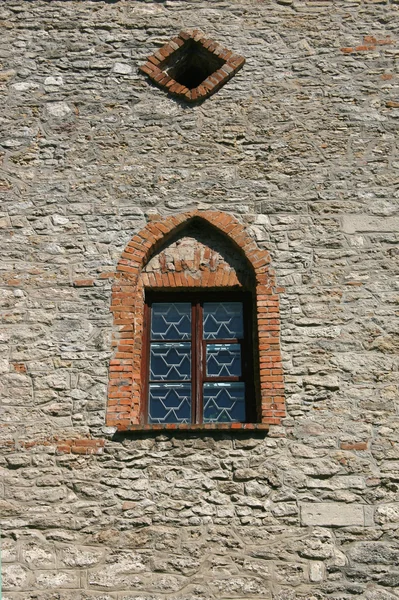 Fönster i en vägg — Stockfoto