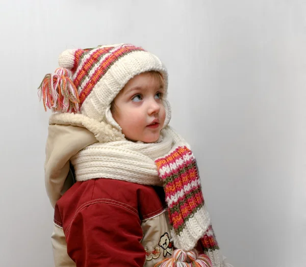 Дівчина в зимовому одязі — стокове фото