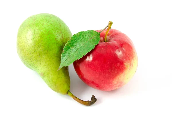 Red apple and green pear — Stock Photo, Image