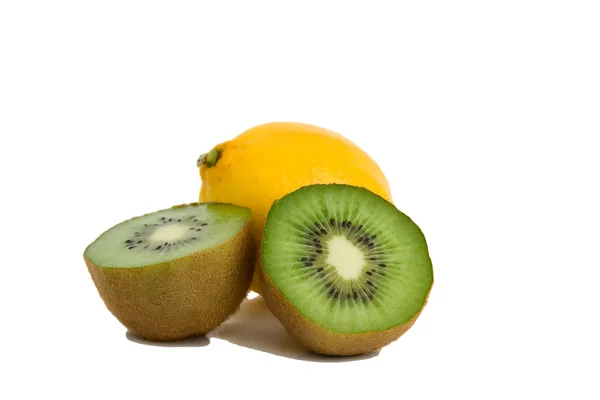 Kiwi frutas e limão isolado em branco — Fotografia de Stock