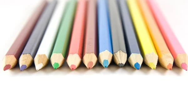Набор цветных карандашей с тенью — стоковое фото