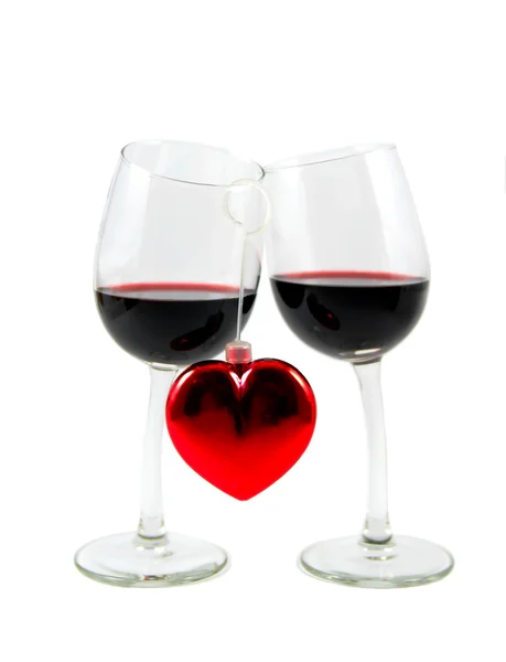 Two wineglasses and heart isolated — Stock Photo, Image