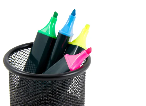 Quatro marcadores coloridos no branco — Fotografia de Stock