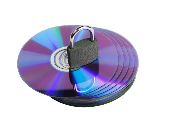 CD diskler üzerinde asma kilit — Stok fotoğraf