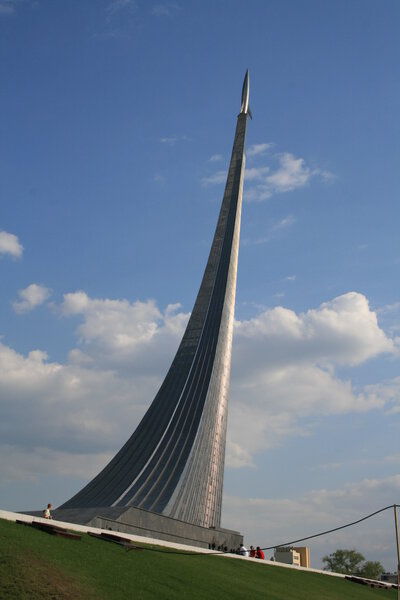 Obelisk of space explorers