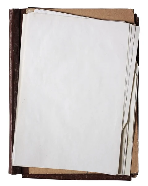 Старая папка со стопкой старых бумаг — стоковое фото