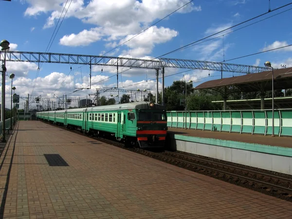 Tren de llegada — Foto de Stock