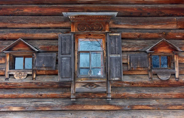 Alte Fenster — Stockfoto