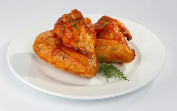 토마토 소스에 닭 날개 튀김 로열티 프리 스톡 이미지