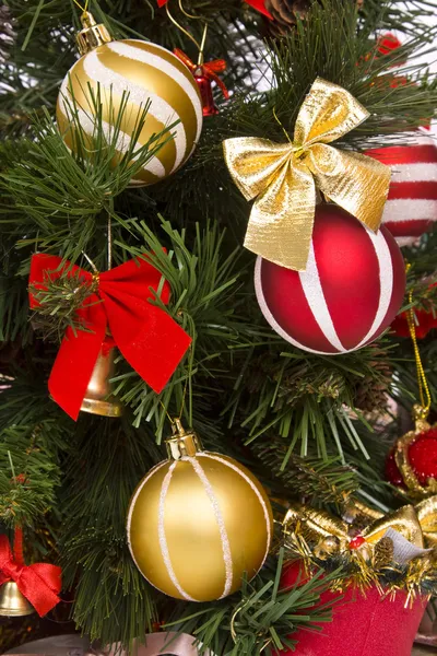 Süslenmiş Noel ağacı parçası — Stok fotoğraf