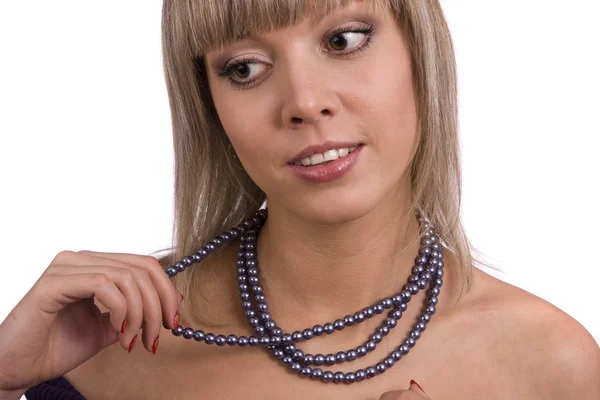 Femme avec des perles de perles . — Photo